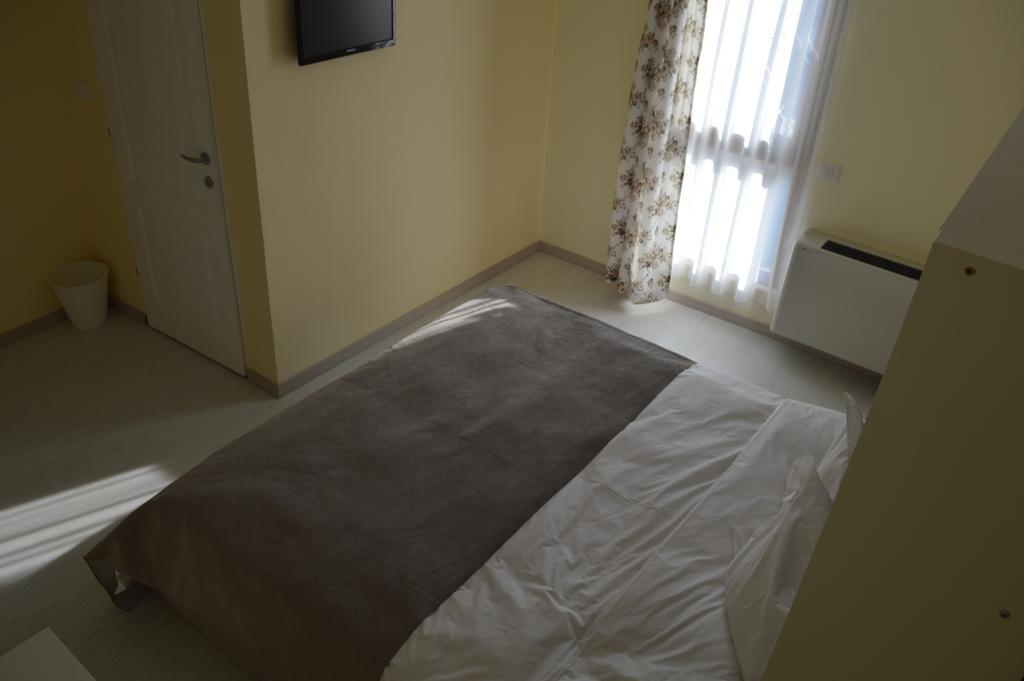 Hotel Nova Бузау Екстериор снимка