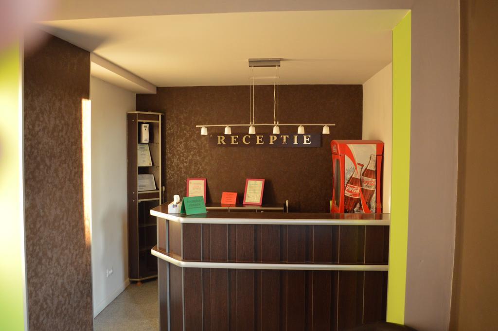 Hotel Nova Бузау Екстериор снимка